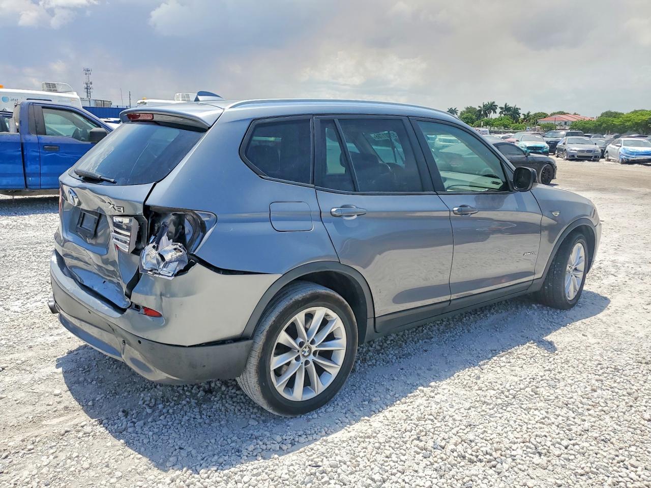 2014 BMW X3 xDrive28I - Image 3