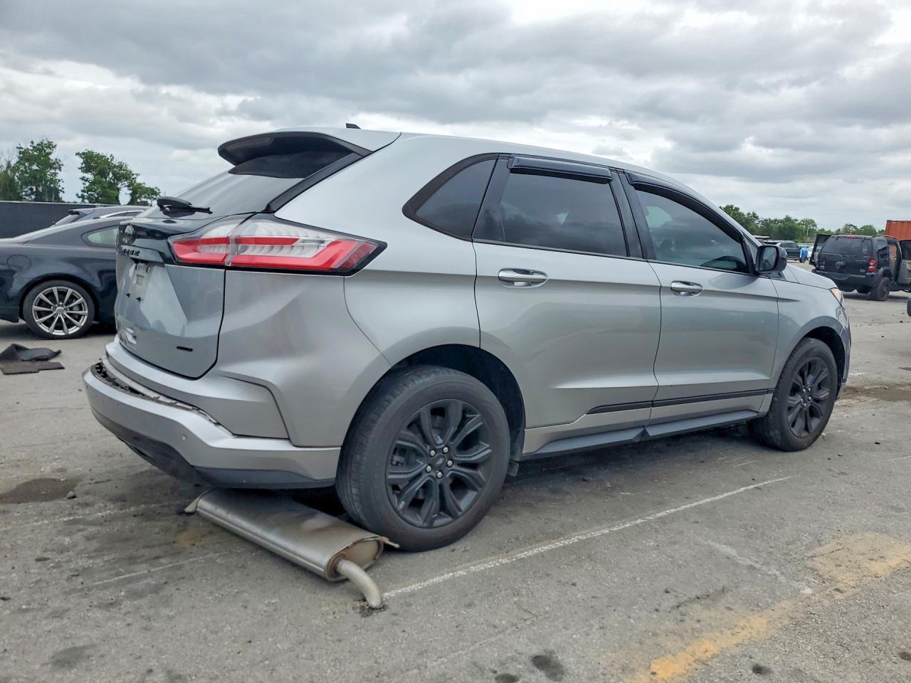 2022 Ford Edge Se - Фото 3
