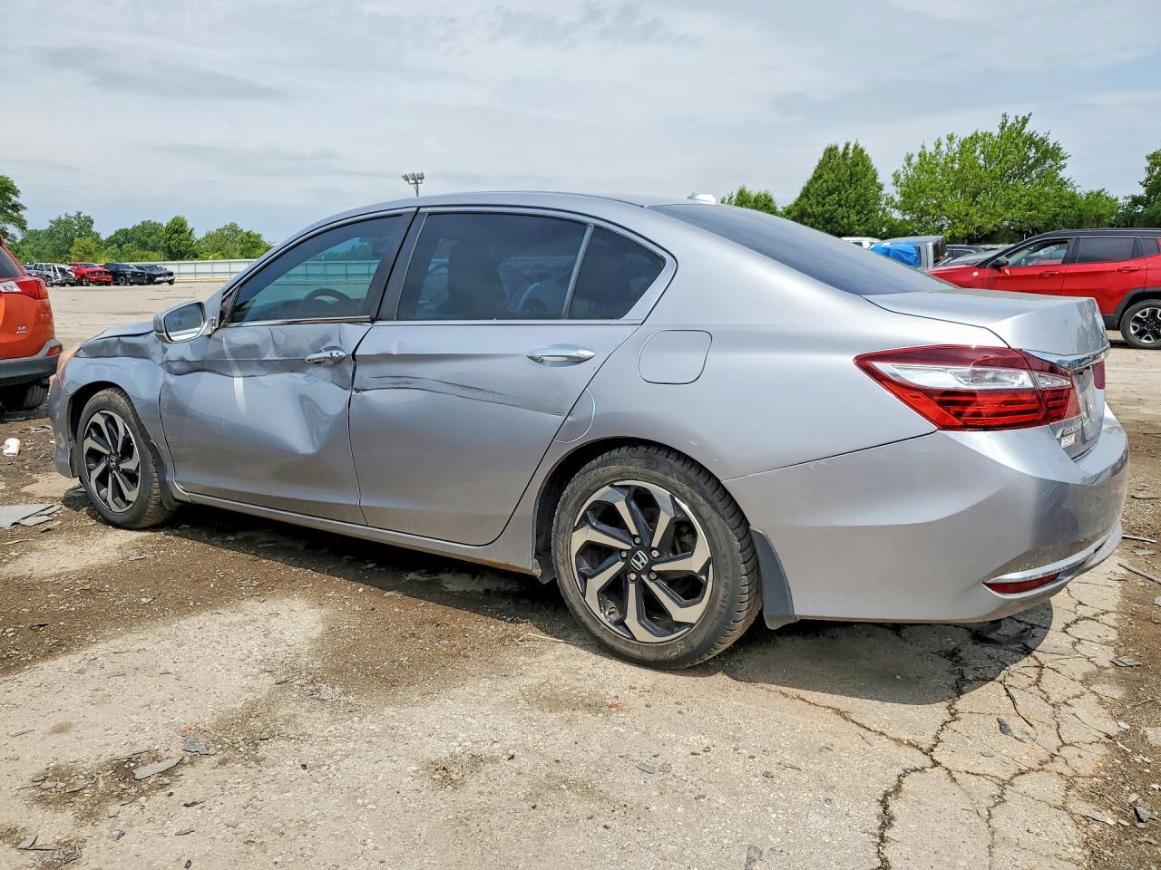 2016 Honda Accord Ex - Фото 2
