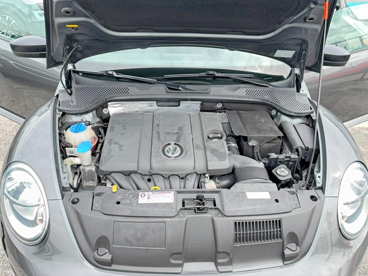 2014 Volkswagen Beetle - Image 7