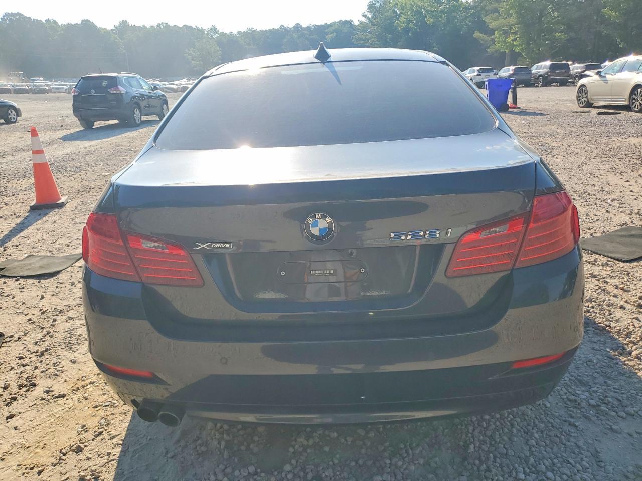 2016 BMW 528 Xi - Image 6