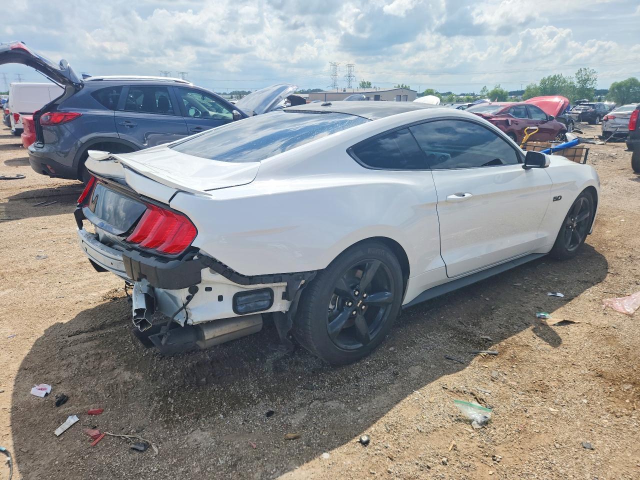 2019 Ford Mustang Gt - Фото 3