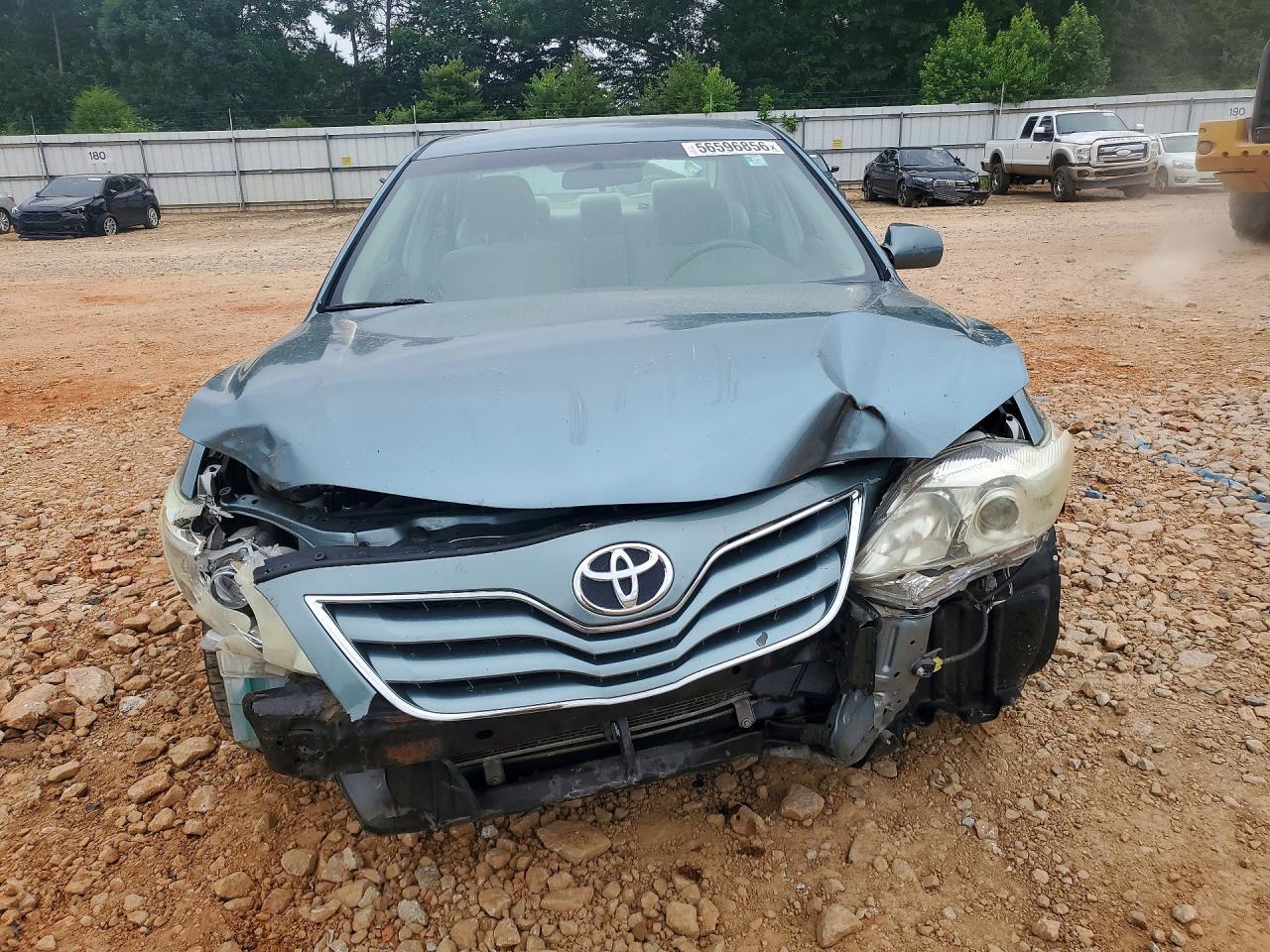 2010 Toyota Camry Le - Фото 5