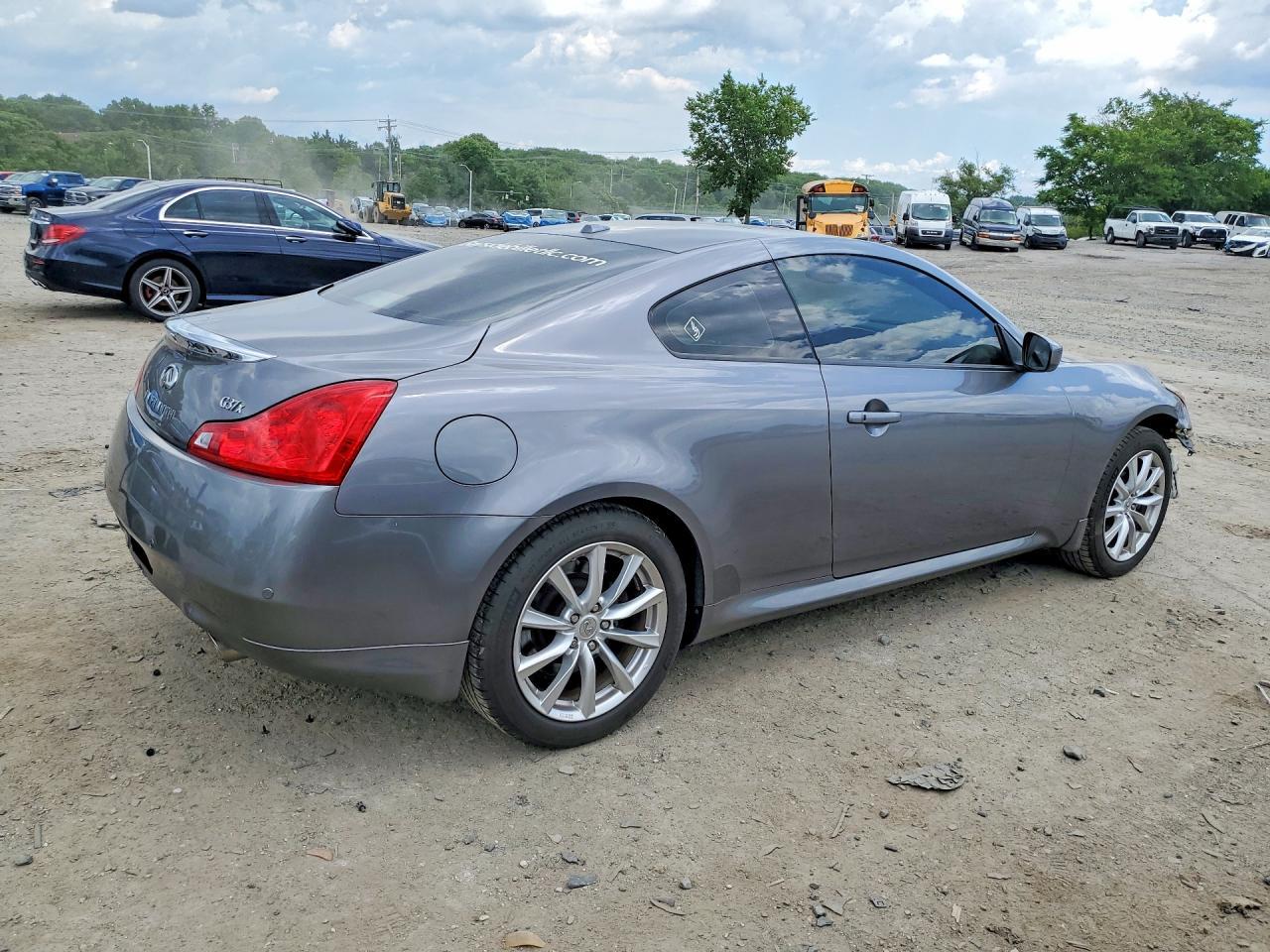 2011 Infiniti G37 - Image 3
