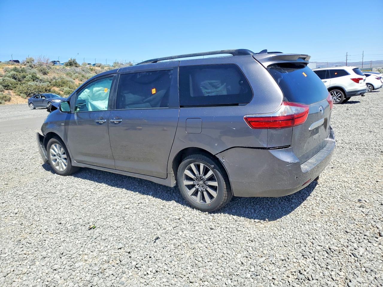 2020 Toyota Sienna Limited 7-Passenger - Фото 2