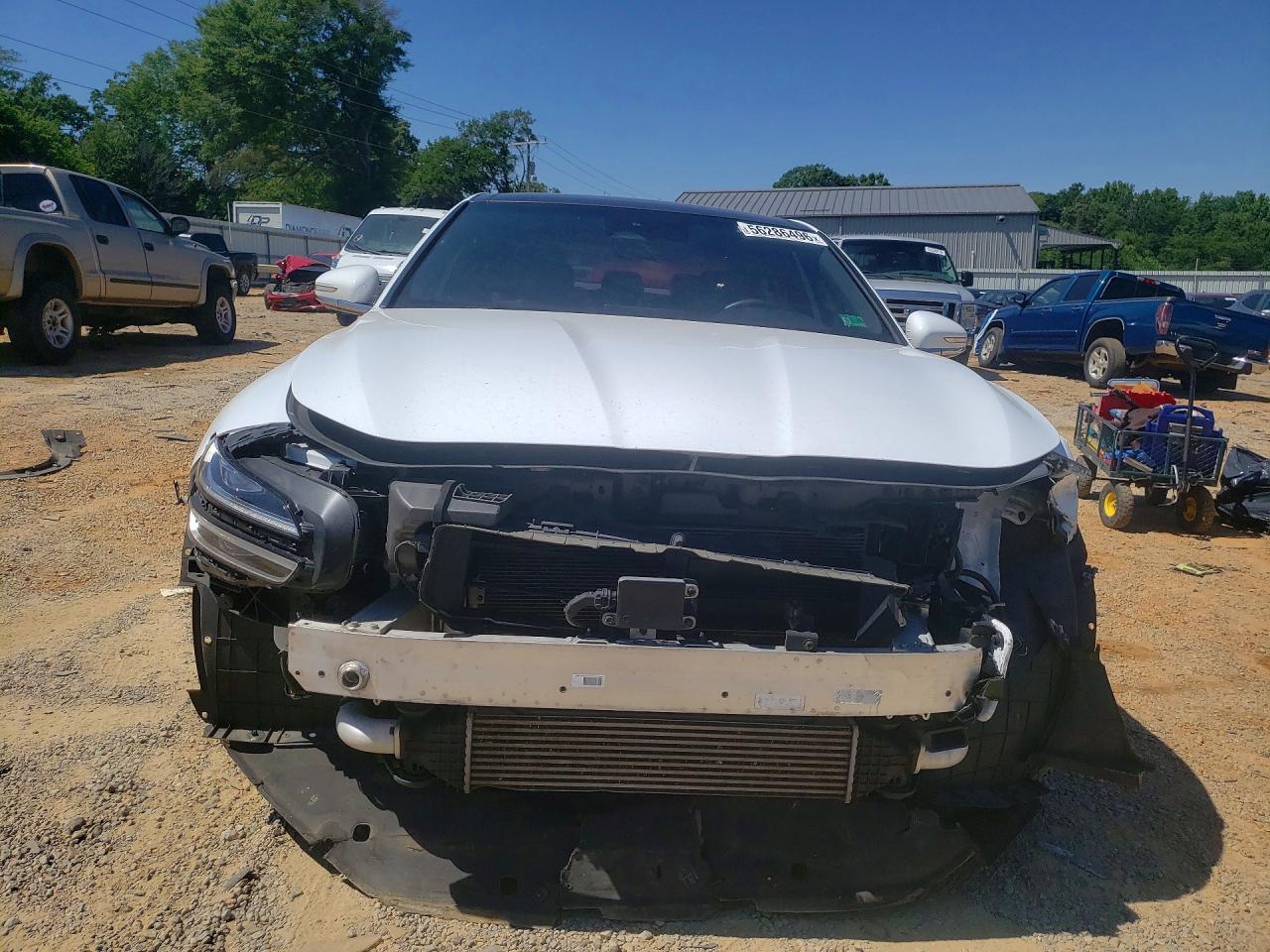 2022 Genesis G70 2.0T - Image 5