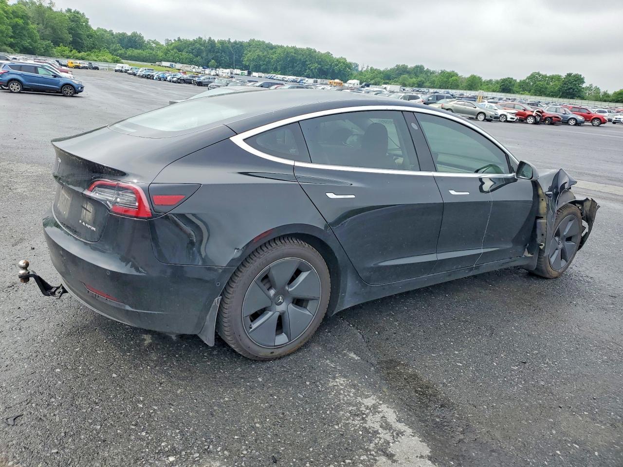 2018 Tesla Model 3 - Фото 3