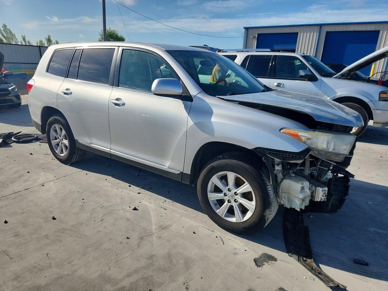 2013 Toyota Highlander Base - Image 4