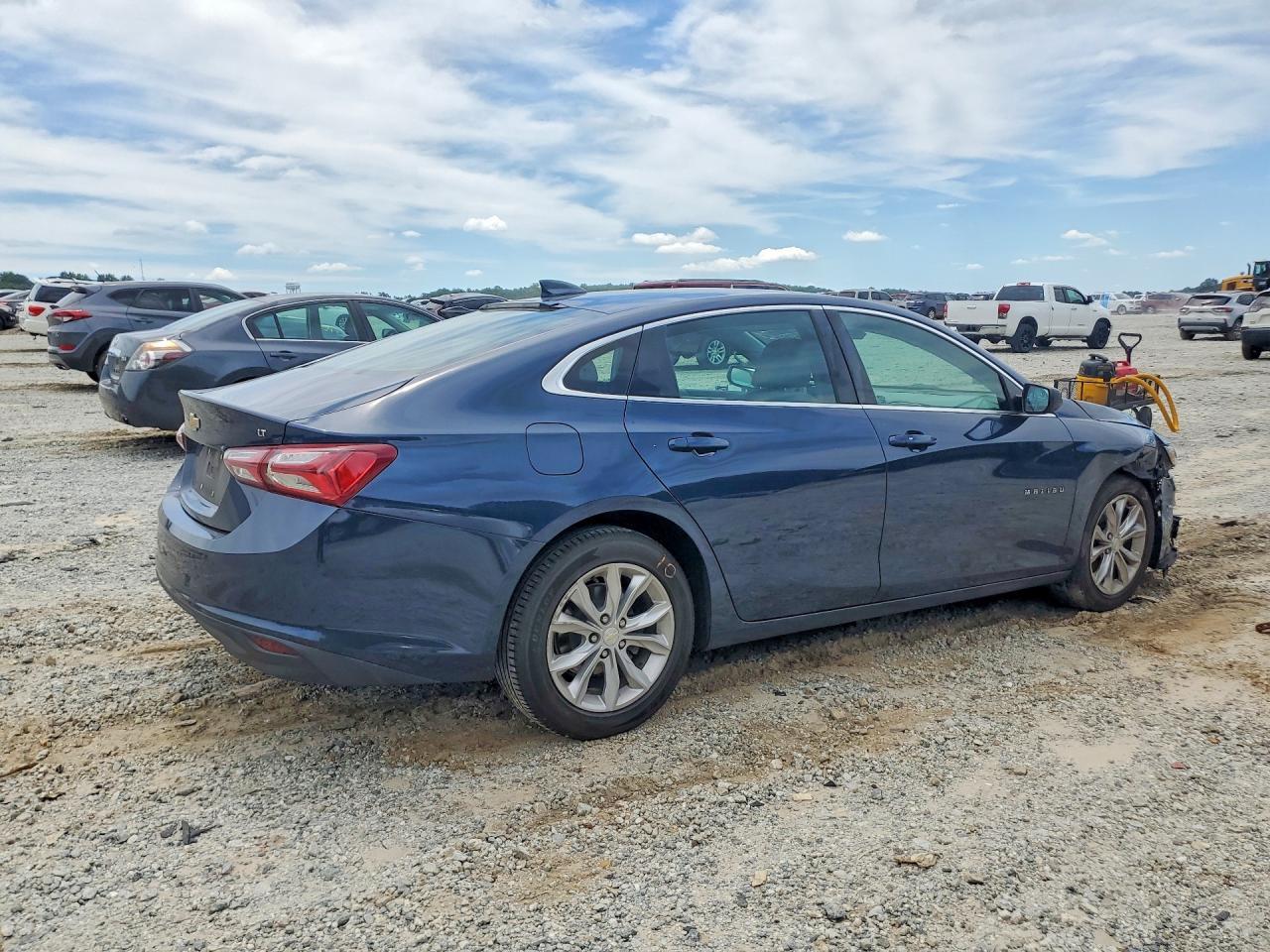 2020 Chevrolet Malibu Lt - Image 3
