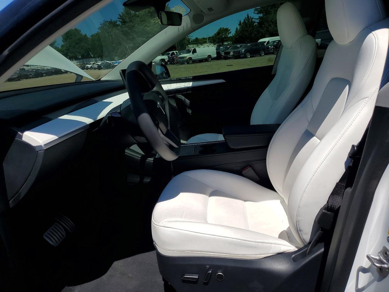 2023 Tesla Model Y - Фото 7
