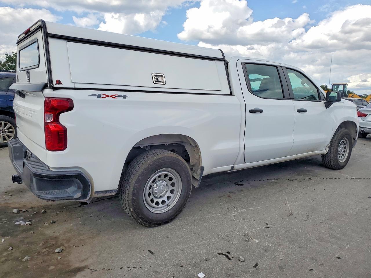 2024 Chevrolet Silverado K1500 - Image 3