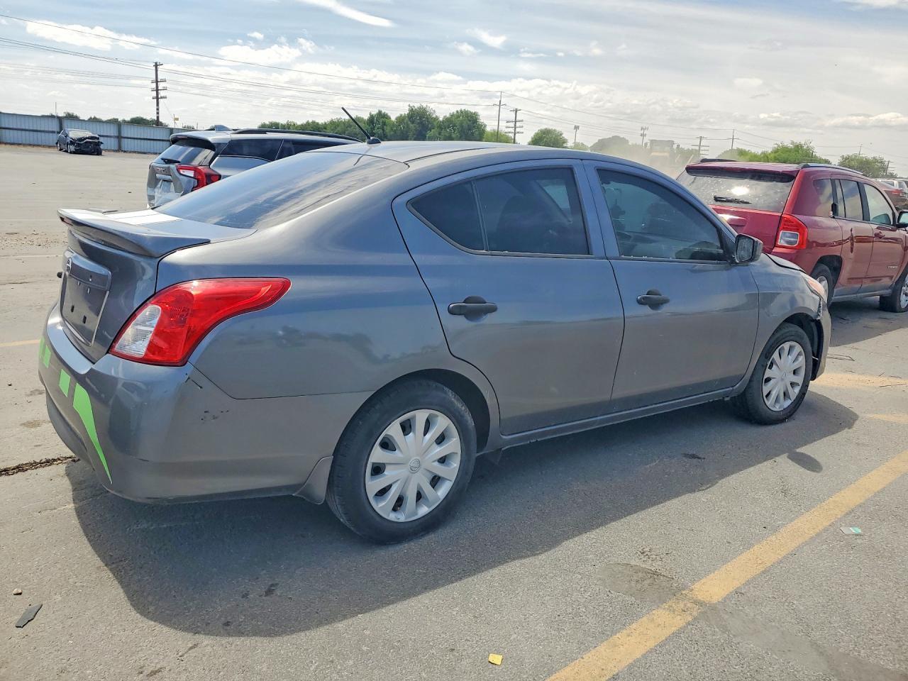 2019 Nissan Versa S Plus - Image 3