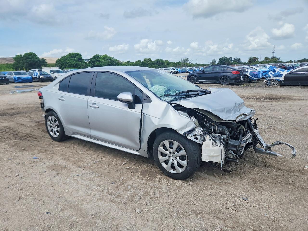 2021 Toyota Corolla Le - Фото 4