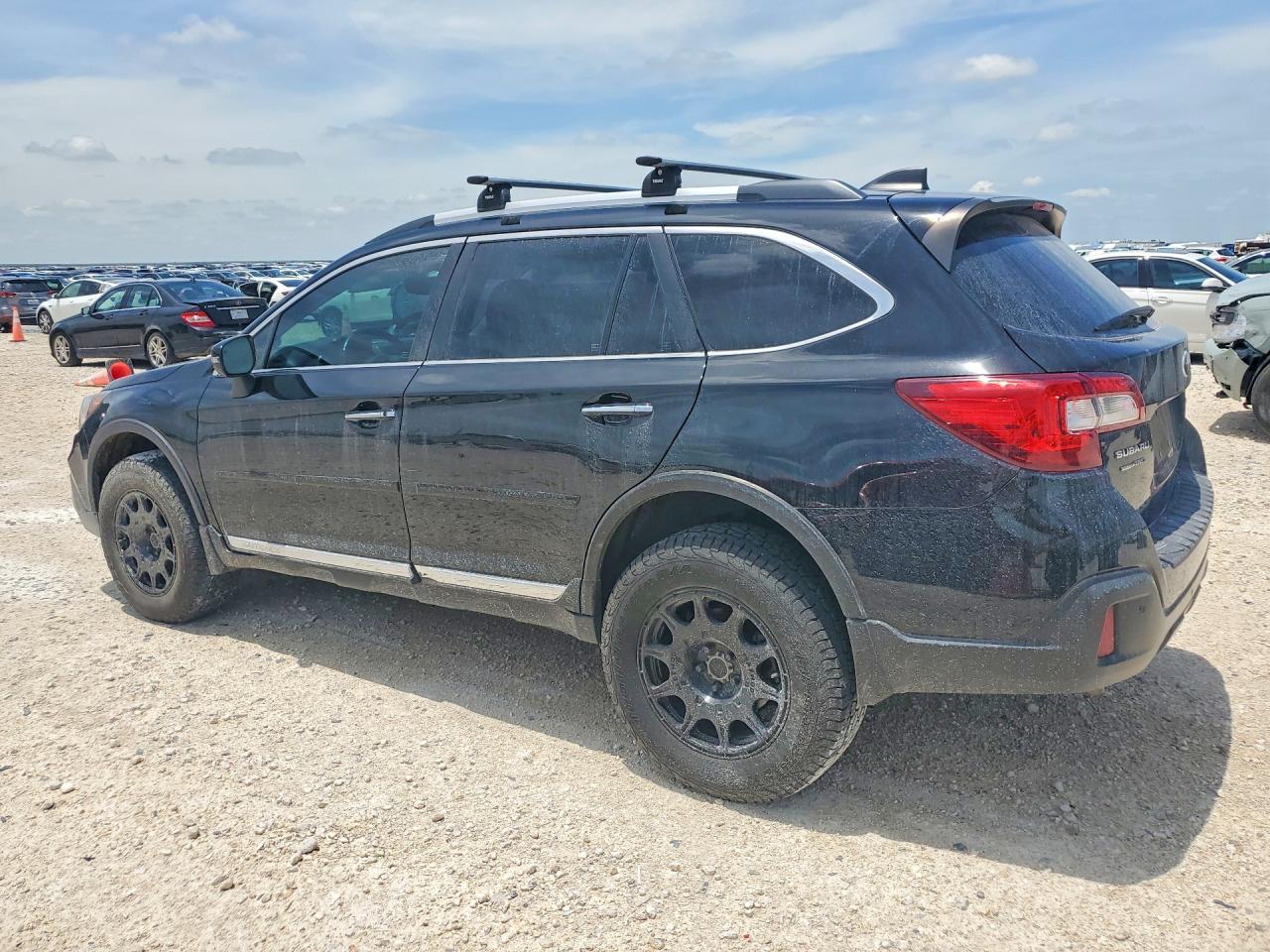 2018 Subaru Outback Touring - Фото 2