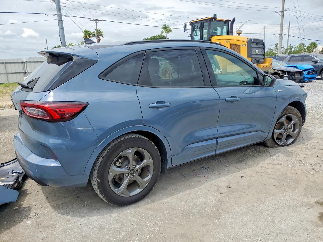 2024 Ford Escape St Line - Image 3