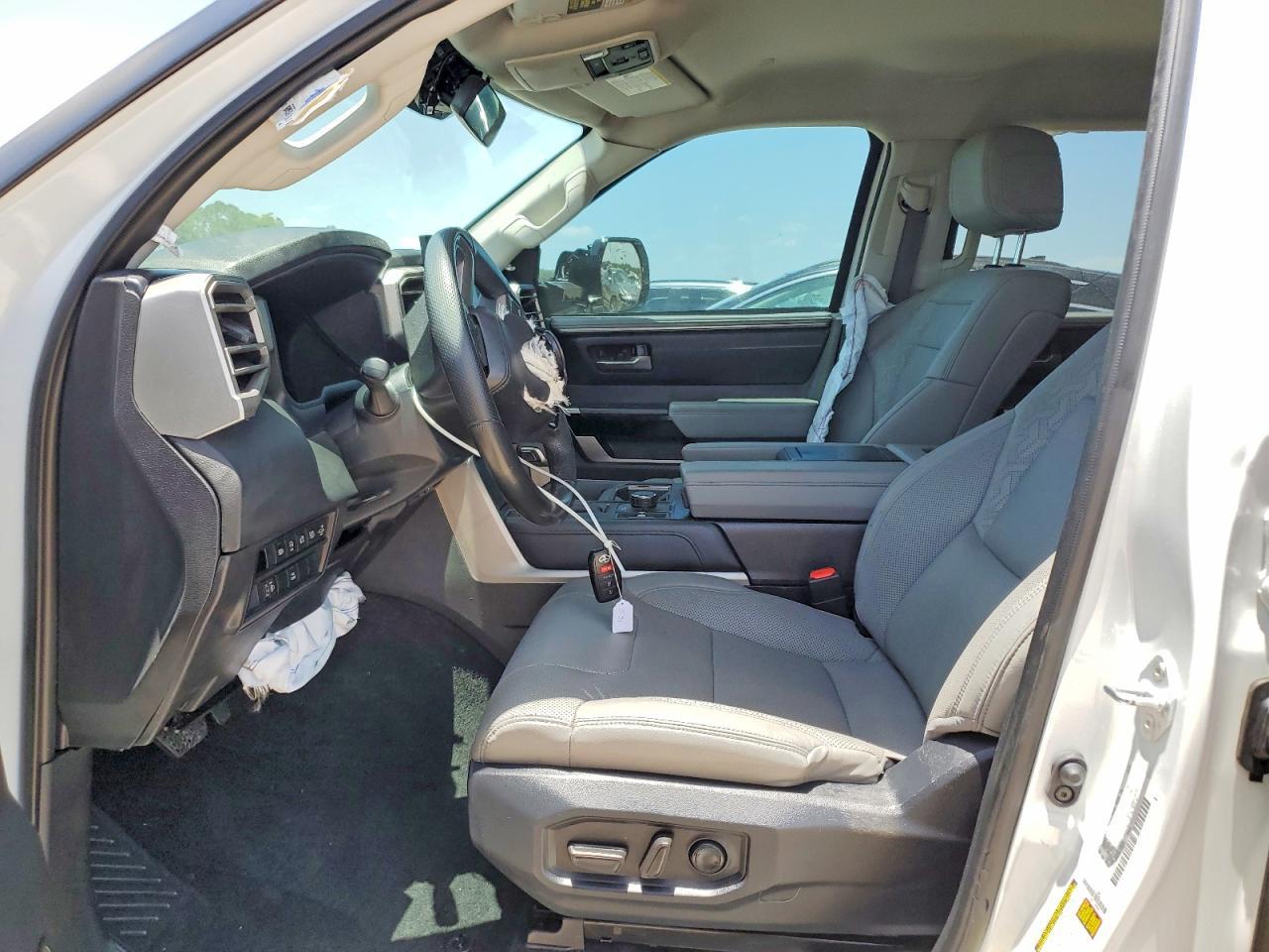2024 Toyota Tundra Limited - Image 7