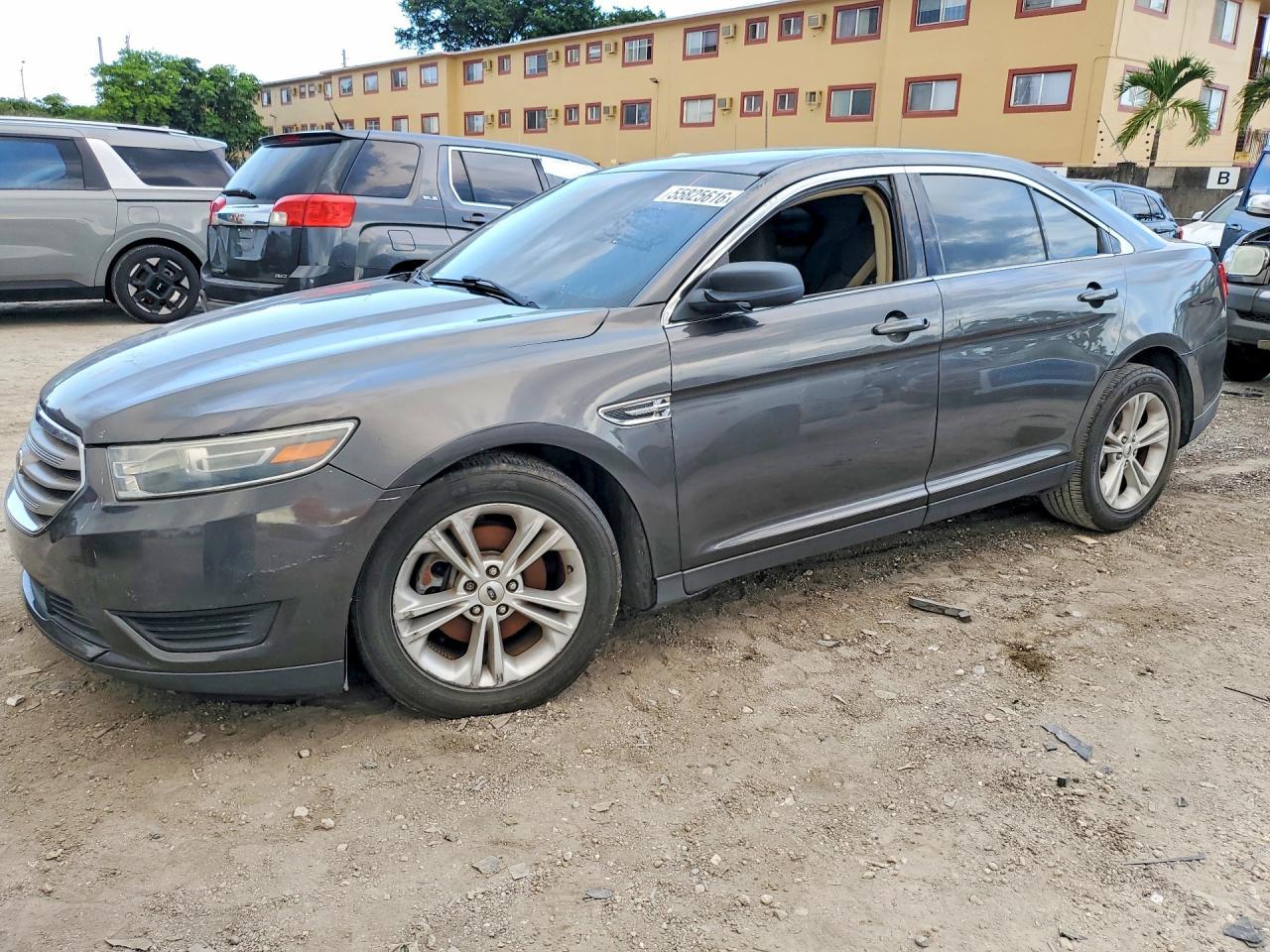 2017 Ford Taurus Se