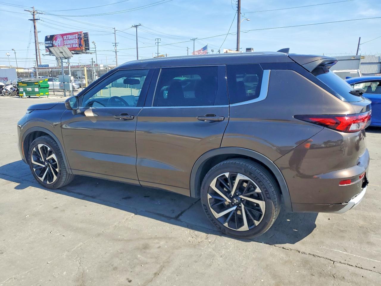 2022 Mitsubishi Outlander Sel - Image 2