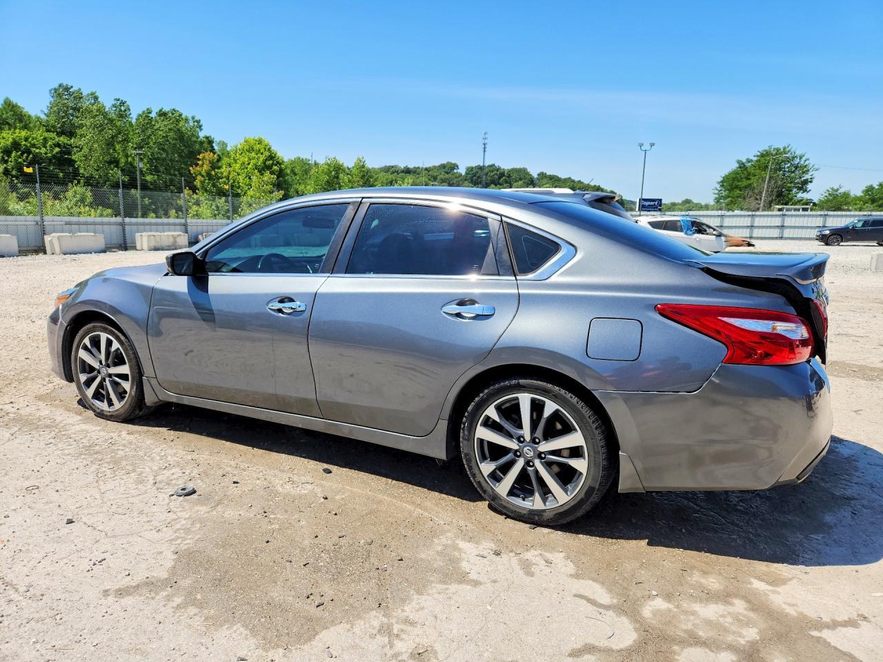 2017 Nissan Altima 2.5 Sr - Фото 2