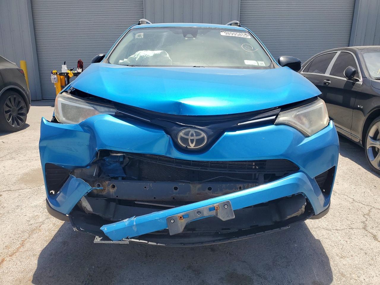 2018 Toyota Rav4 Le - Image 5