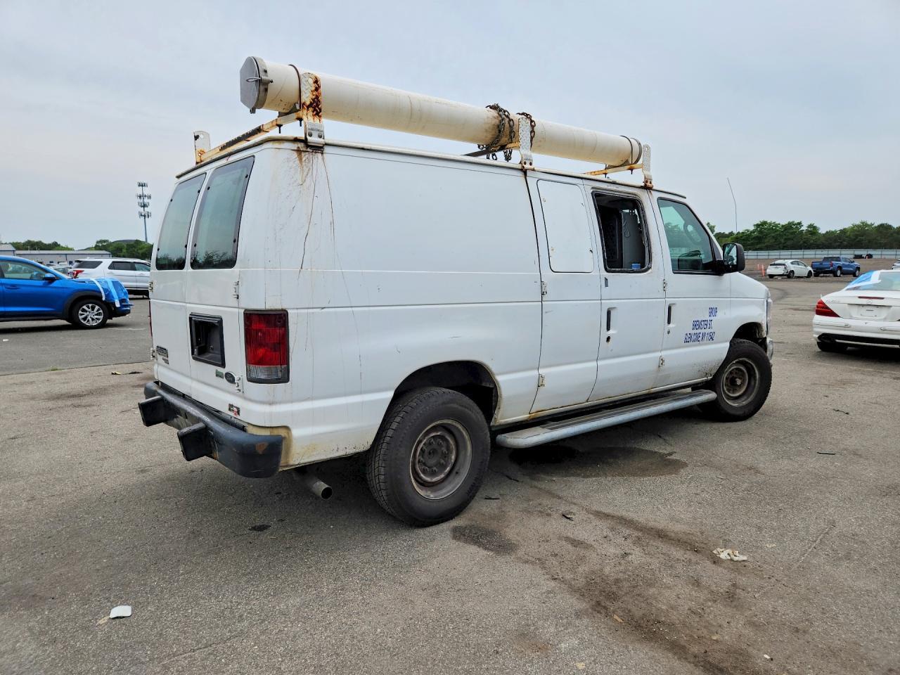 2012 Ford E250 Delivery Van - Фото 3