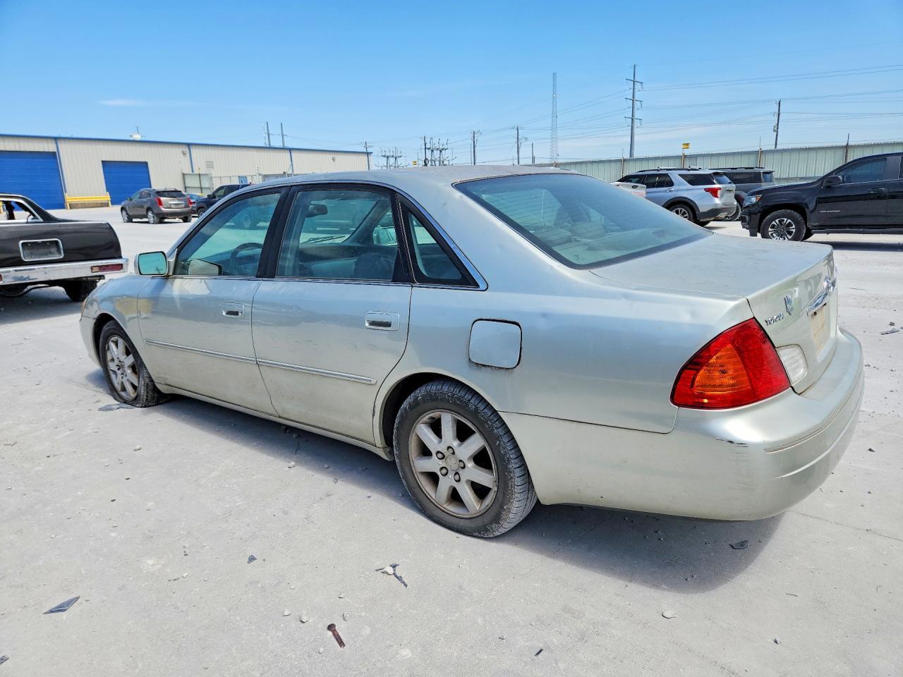 2002 Toyota Avalon Xls - Фото 2