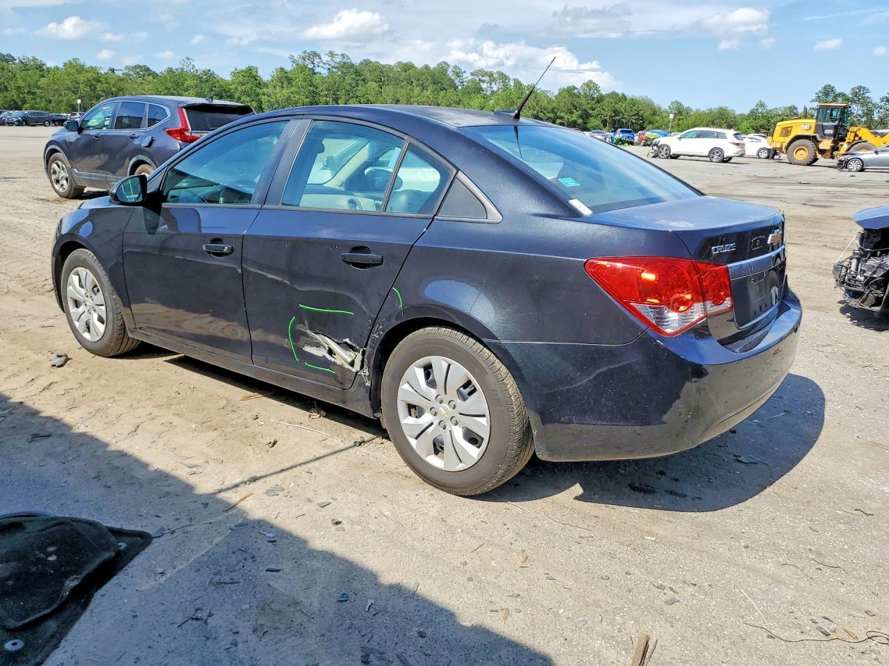 2014 Chevrolet Cruze Ls - Фото 2