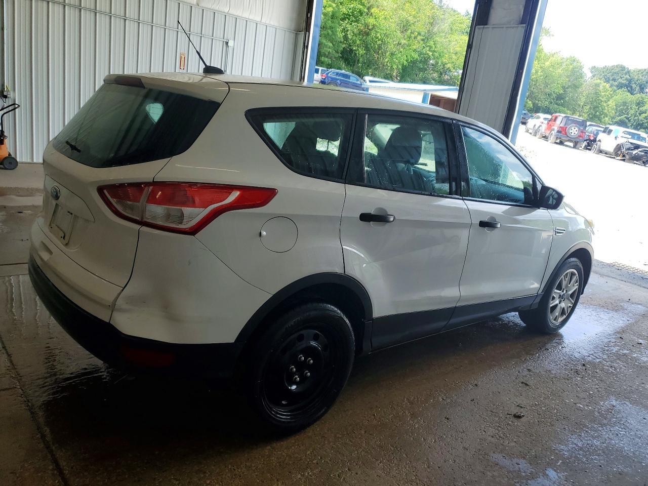 2013 Ford Escape S - Фото 3