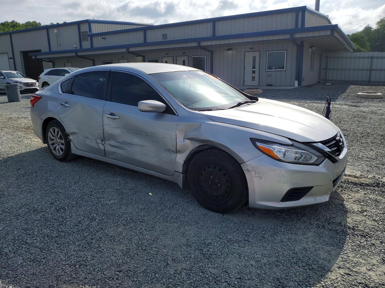 2017 Nissan Altima 2.5 S - Image 4