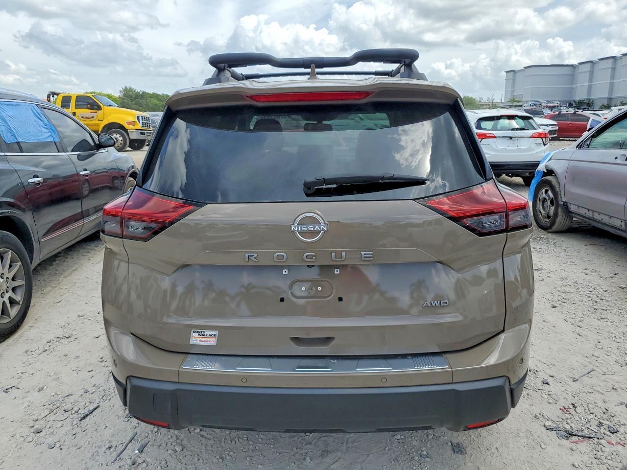 2025 Nissan Rogue Rock Creek - Фото 6