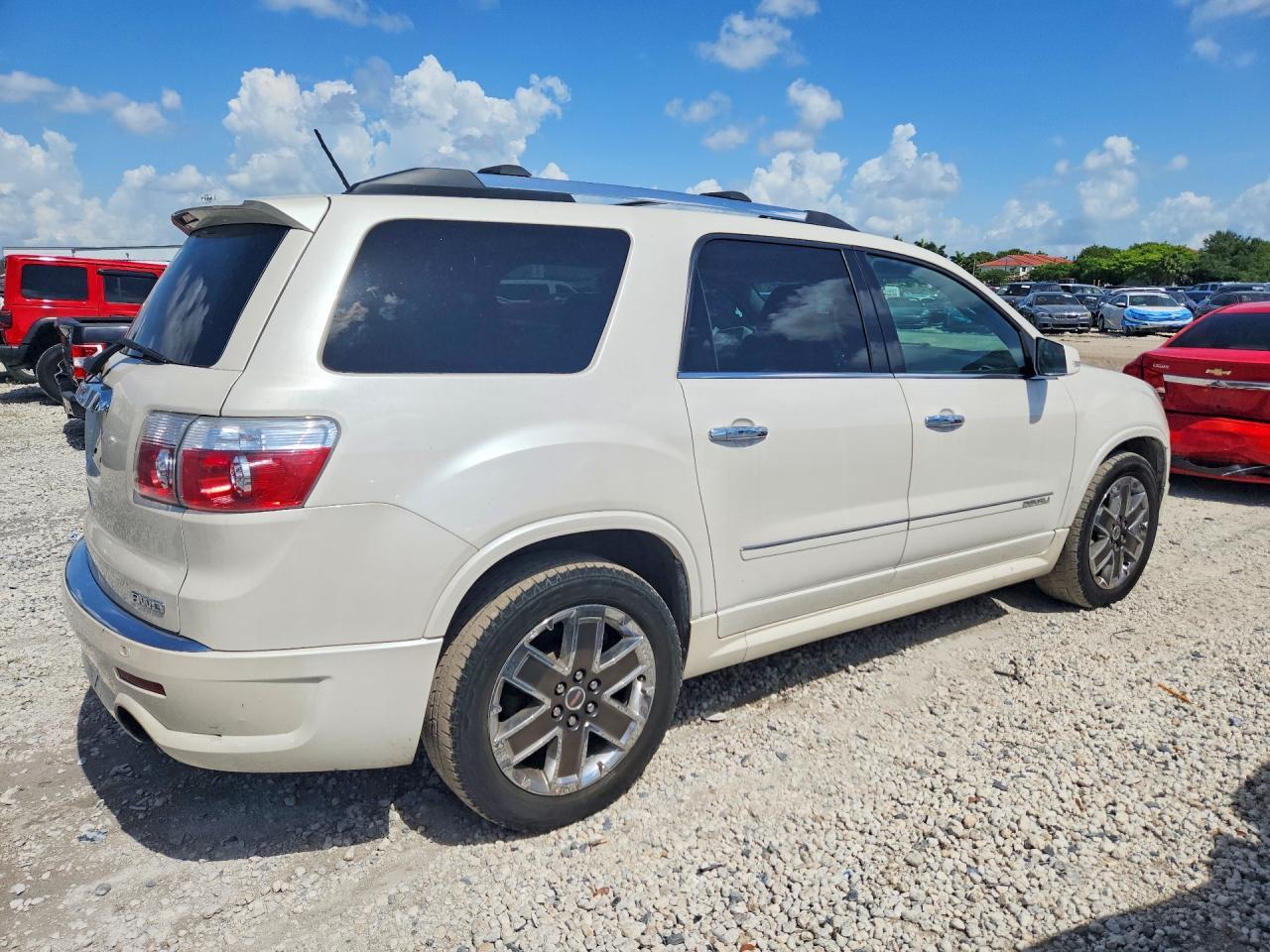 2012 GMC Acadia Denali - Фото 3