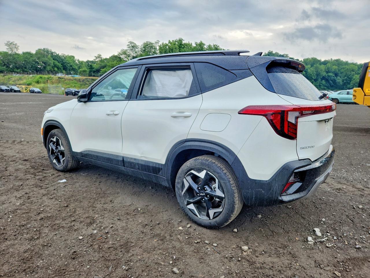 2025 Kia Seltos S - Image 2