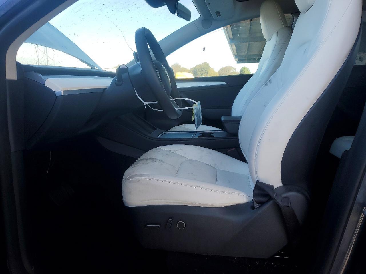2023 Tesla Model Y - Фото 7