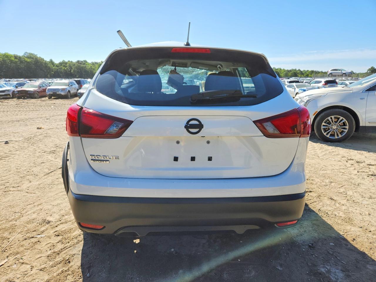 2018 Nissan Rogue Sport S - Image 6