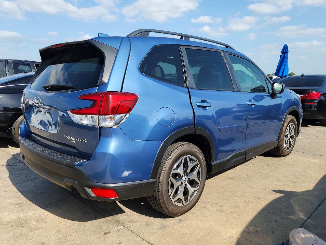 2020 Subaru Forester Premium - Фото 3