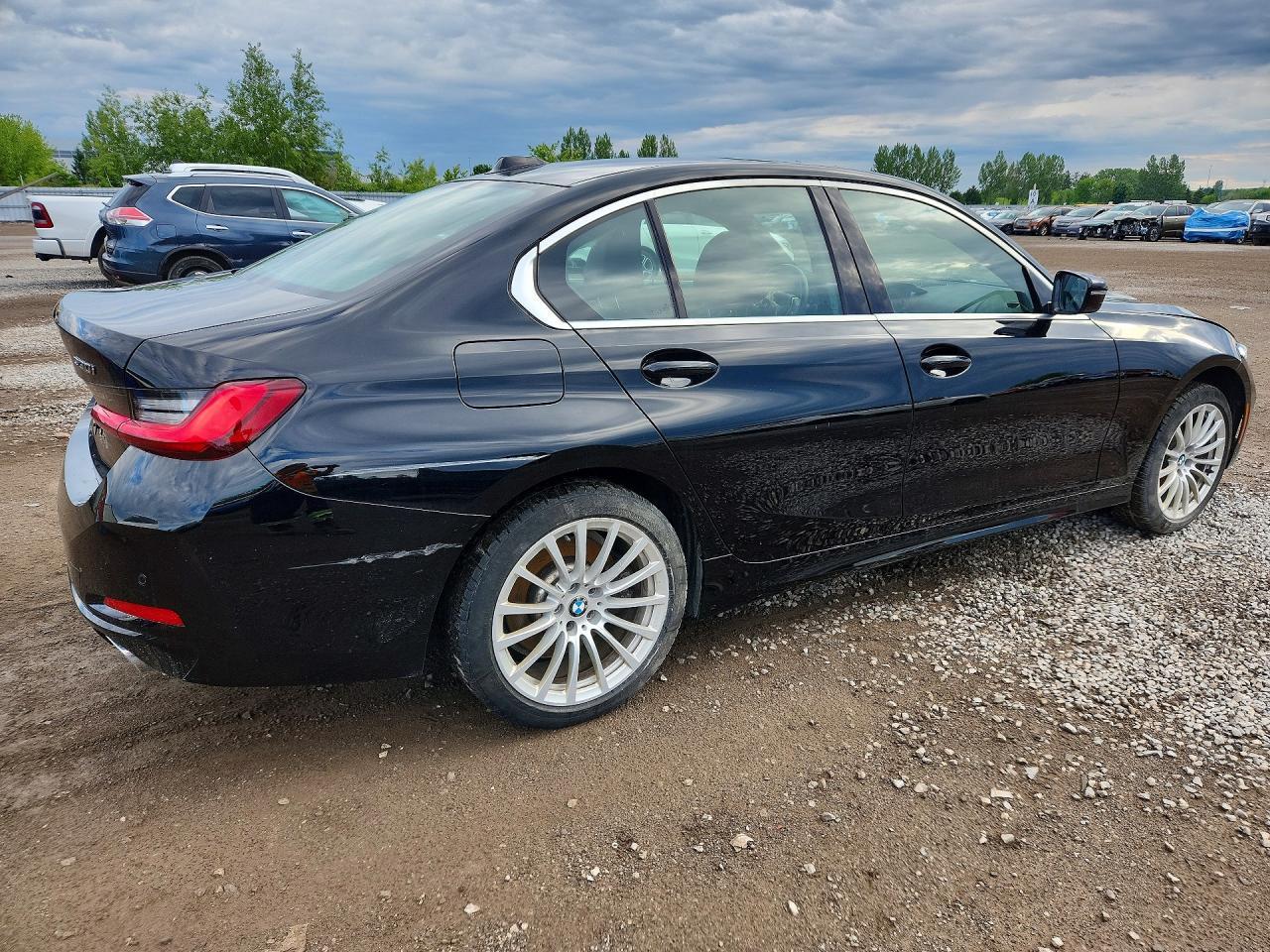 2024 BMW 330Xi - Фото 3