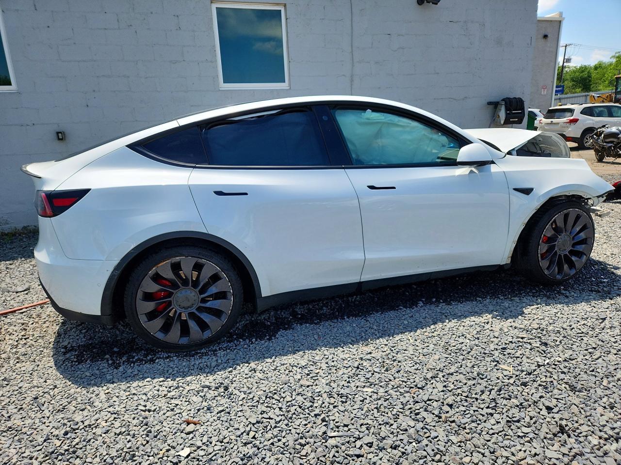 2022 Tesla Model Y - Фото 3