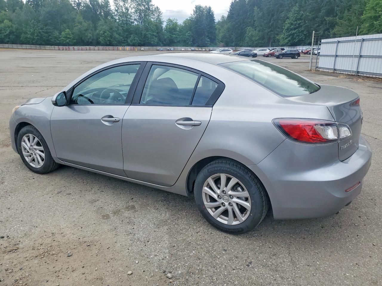2012 Mazda 3 I - Image 2