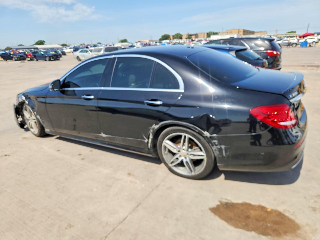 2019 Mercedes-Benz E 300 - Фото 2