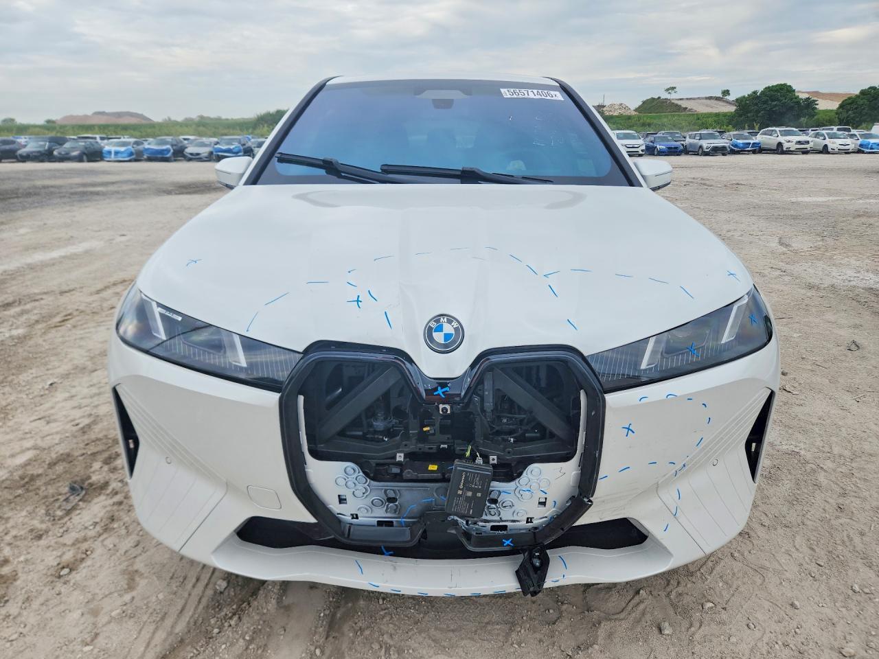 2026 BMW Ix xDrive45 - Фото 5