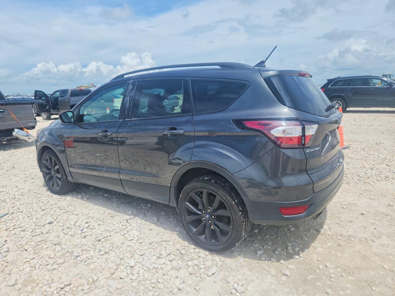 2018 Ford Escape Sel - Image 2