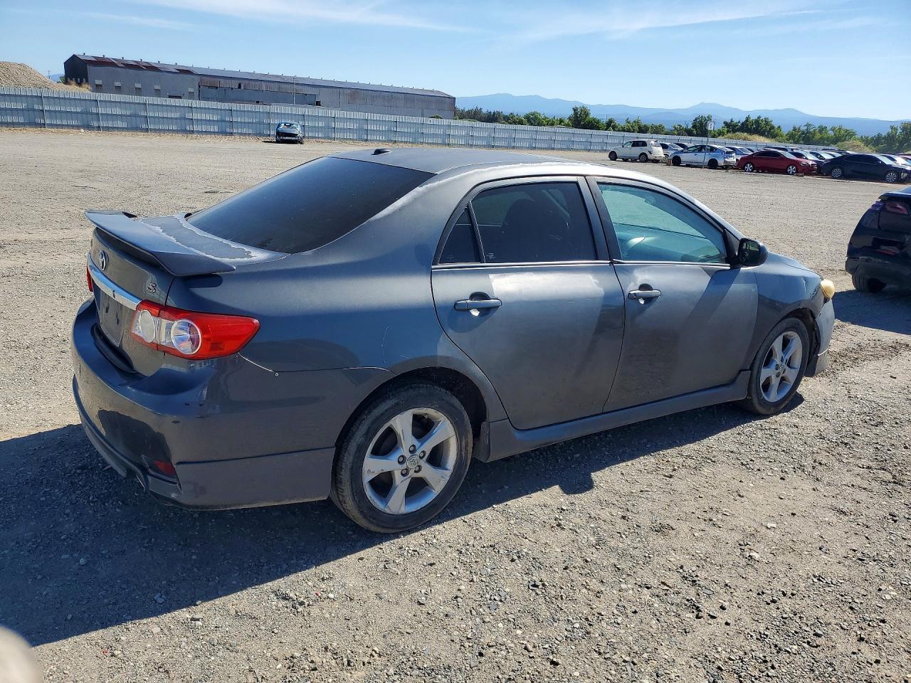 2011 Toyota Corolla S - Фото 3