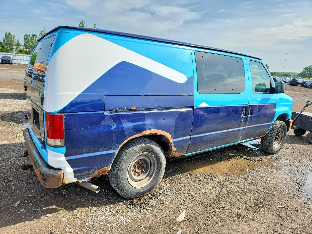 2008 Ford Econoline E150 Van - Image 3