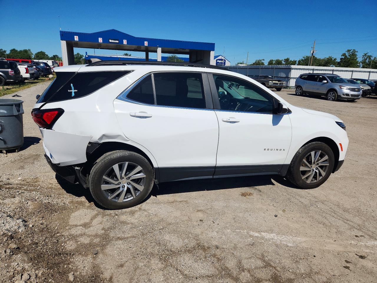2023 Chevrolet Equinox Lt - Image 3