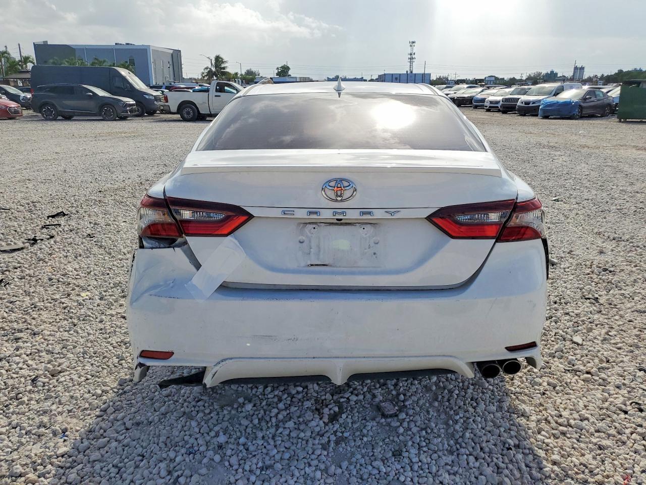 2022 Toyota Camry Se - Фото 6