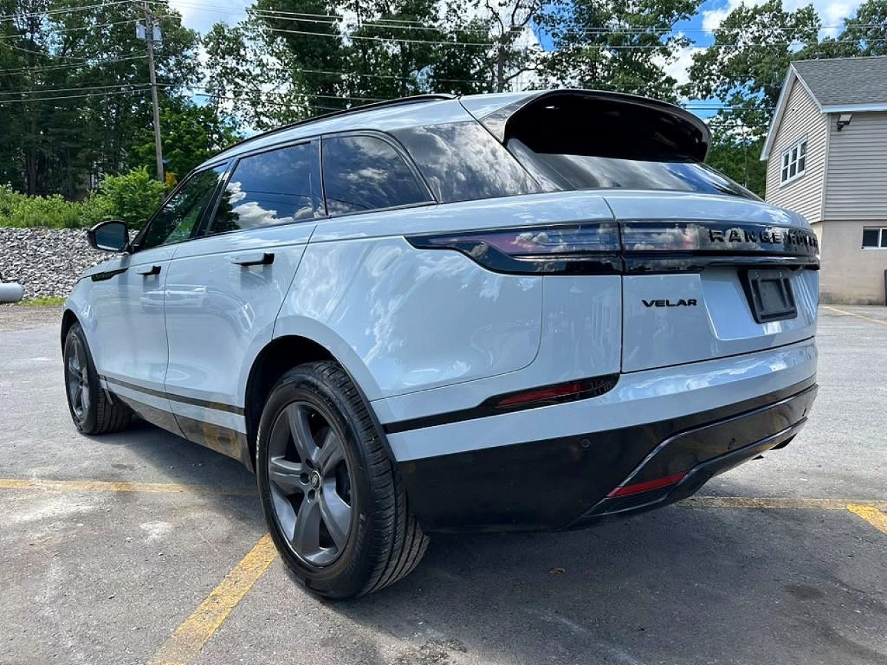 2025 Land Rover Range Rover Velar Dynamic Se - Image 2
