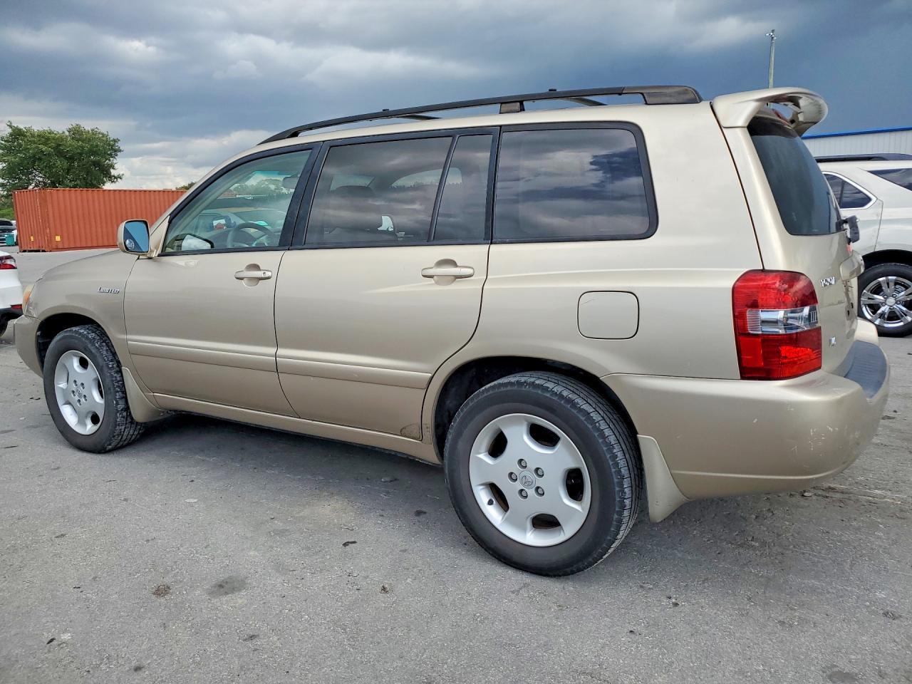 2005 Toyota Highlander - Image 2