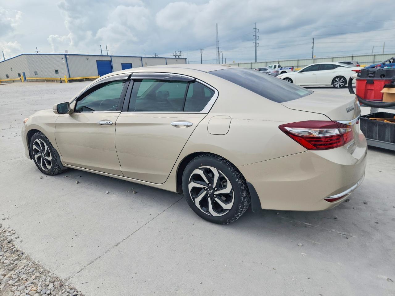 2016 Honda Accord Ex - Image 2
