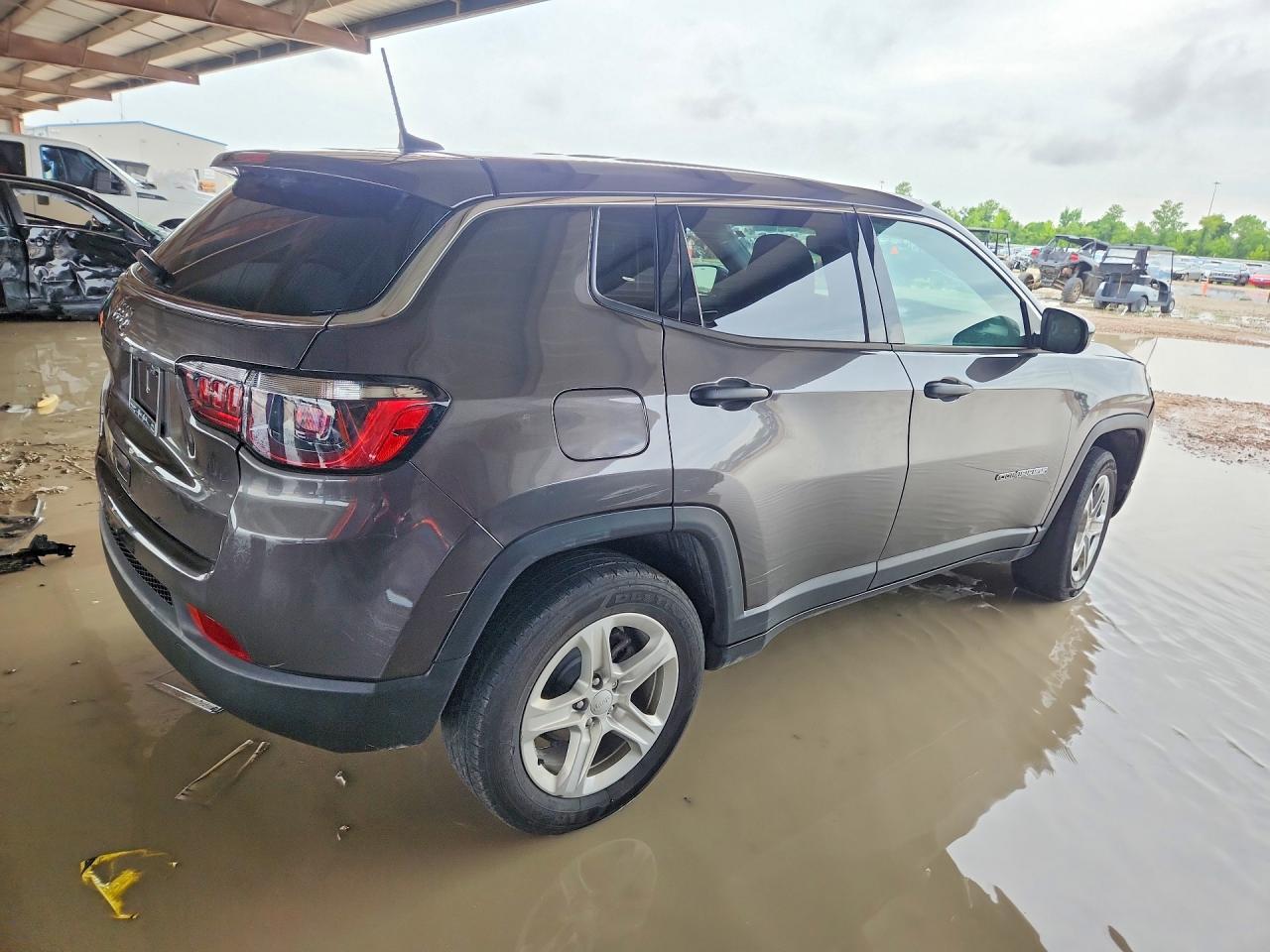 2023 Jeep Compass Sport - Image 3