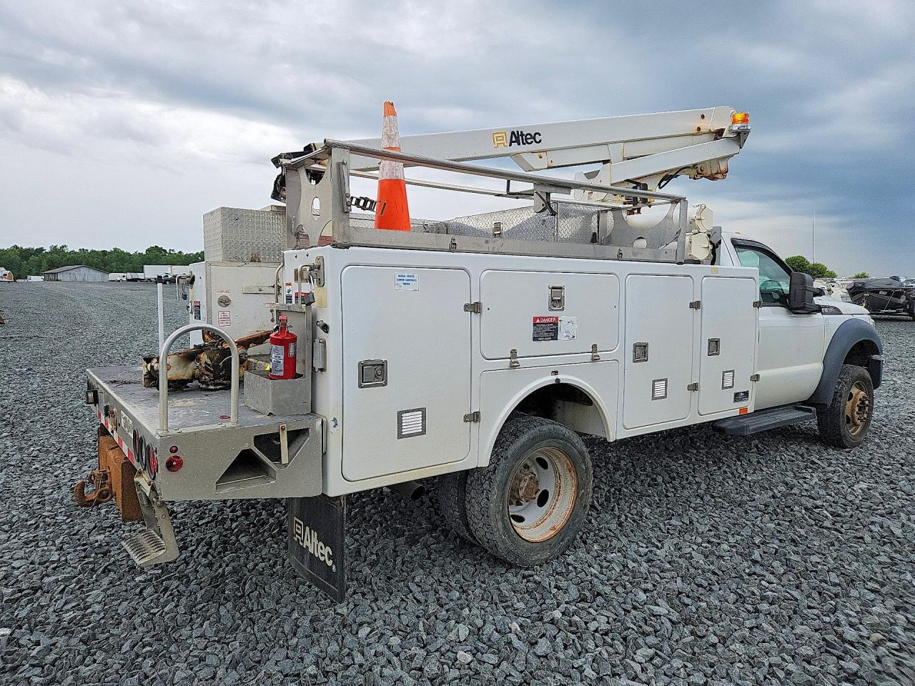 2015 Ford F450 Super Duty - Image 3